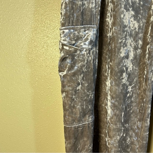 Jessica Simpson Velvet Cargo Pant Plus Size 3X Pearl Grey Drawstring Pockets NEW - Picture 12 of 16